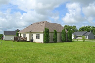 417 Cresthill Dr, Harrodsburg, KY 40330 - photo 5