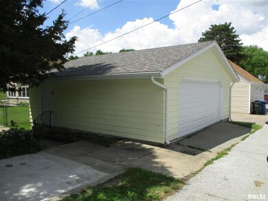2007 Warren St, Davenport, IA 52804 - photo 7