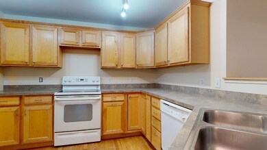 99 Eldredge St unit 212, South Burlington, VT 05403 - photo 6