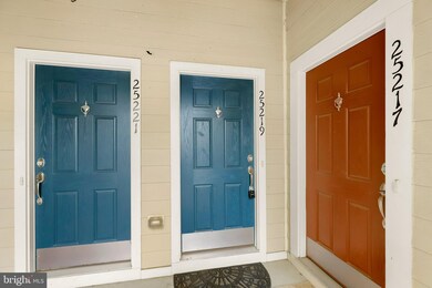 25219 Briargate Terrace, Chantilly, VA 20152 - photo 4