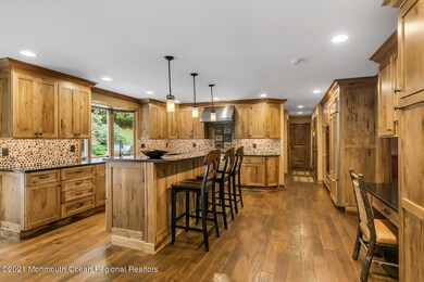Eat-in Kitchen