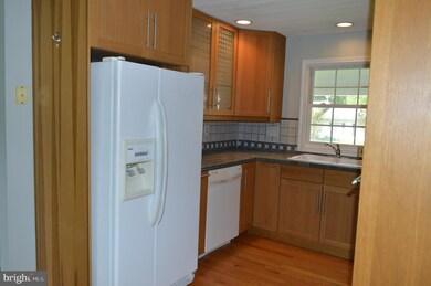 800 Broadfield Dr, Newark, DE 19713 - photo 6