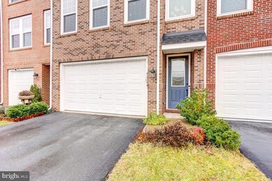 42244 Lancaster Woods Square, Chantilly, VA 20152 - photo 3