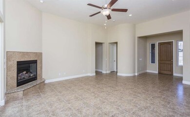 005_Living Room