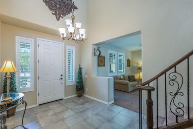 7) FOYER