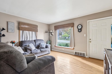 9-web-or-mls-N 89th St-S0711-009