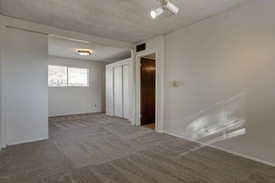 9006 E Gary Ln-35