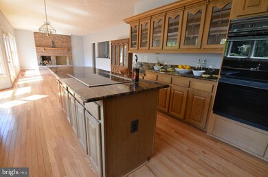 5902 Hampton Forest Way, Fairfax, VA 22030 - photo 2