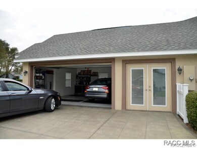 GARAGE/GOLF CART GAR