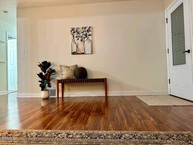 Accent Table