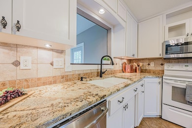 2202 15th Ave S, Fargo, ND 58103, USA-11.jpg