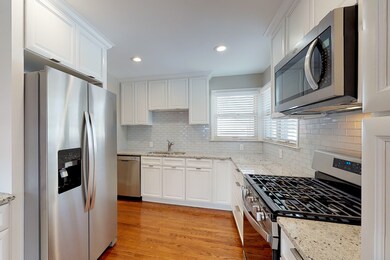 466 N Highview Ave, Elmhurst, IL 60126 - photo 4