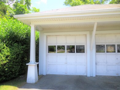 1517 Robeson St, Fall River, MA 02720 - photo 4