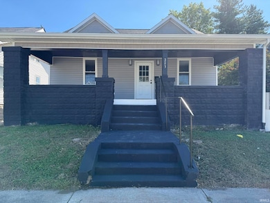 203 W Walnut St, Washington, IN 47501 - photo 2