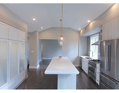 202 Rawson Rd unit 3, Brookline, MA 02445 - photo 6