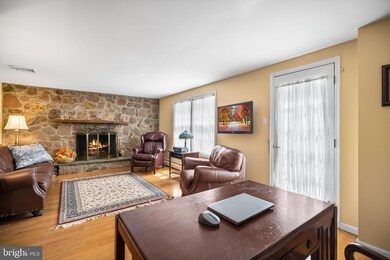 198 Share Dr, Morrisville, PA 19067 - photo 6