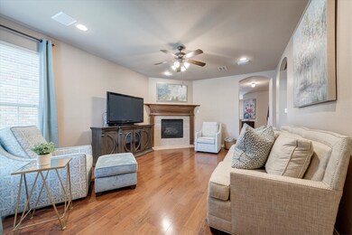 5924 Dripping Springs Ct, North Richland Hills, TX 76180 - photo 6