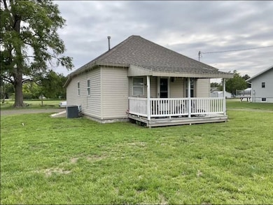 431 Linden St, Sutherland, NE 69165 - photo 2