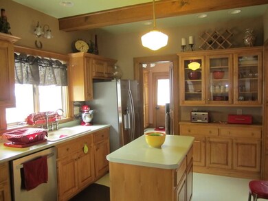 403 N Jackson St, Auburn, IN 46706 - photo 5