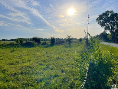 1379 Pawnee Rd, Pomona, KS 66076 - photo 5