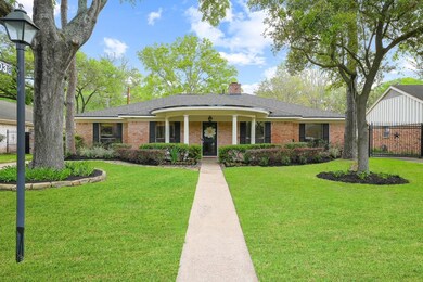 10038 Piping Rock Ln, Houston, TX 77042 - photo 2