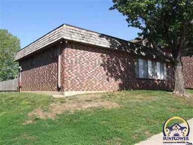 2324 SW Briarwood Plaza unit 204F, Topeka, KS 66611 - photo 3