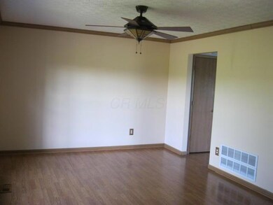 4812 Amber Crossing Dr, Columbus, OH 43232 - photo 3