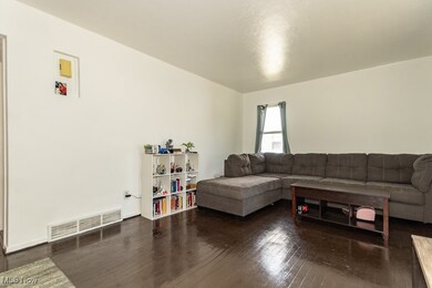 25530 Richards Ave, Euclid, OH 44132 - photo 4