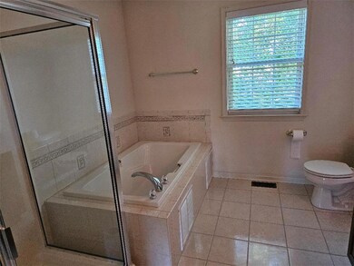 1256 Crofton Dr, Bethlehem, PA 18017 - photo 2