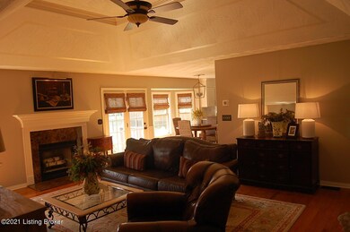 398 Highland Springs Dr, Mount Washington, KY 40047 - photo 5