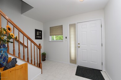 30 Forest Garden foyer