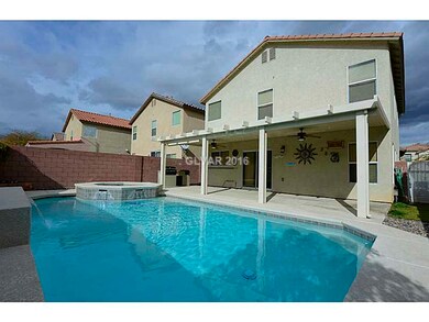 Swimming Pool/Hot Tub/Sauna. Pool & Spa, BBQ