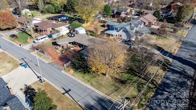 901 Union St, Maiden, NC 28650 - photo 3