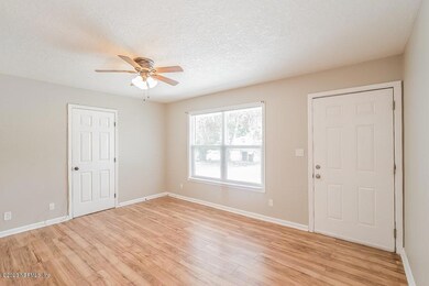 5653 Green Forest Dr, Jacksonville, FL 32244 - photo 4