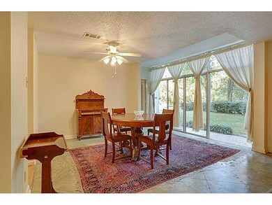 Dining Room. has beautiful Bogue Falaya river fron