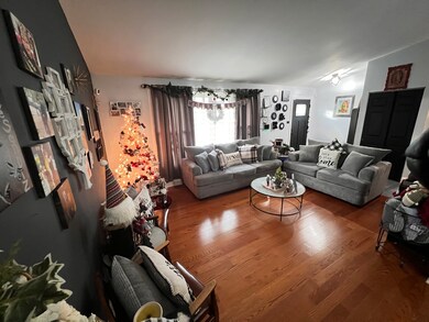 17007 Magnolia Dr, Hazel Crest, IL 60429 - photo 2