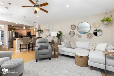 06-Living Room 20240304-DW-2401-Edit