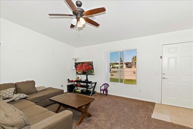 Living Room (3)-01