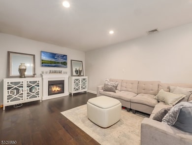 202 Andover Dr, Wayne, NJ 07470 - photo 6