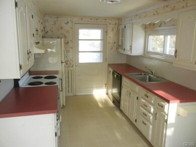 5501 Walnut Ln, Zionsville, PA 18092 - photo 6