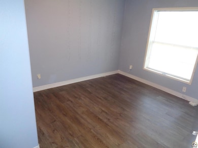 304 SE 44th Pkwy, Topeka, KS 66609 - photo 7