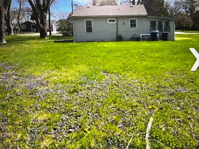 2122 Sprucewood Ave, Des Plaines, IL 60018 - photo 2