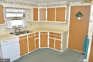 601 W Franklin St, Womelsdorf, PA 19567 - photo 6