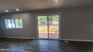 1021 E Sycamore St, Columbus, KS 66725 - photo 7