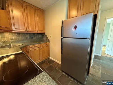 203 N Beverwyck Rd unit 1, Lake Hiawatha, NJ 07034 - photo 4