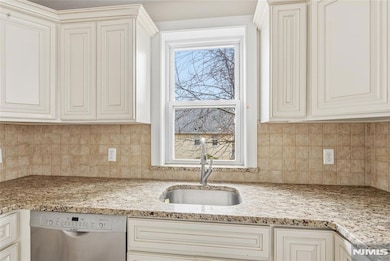 168 Woodside Ave unit 2, Ridgewood, NJ 07450 - photo 3