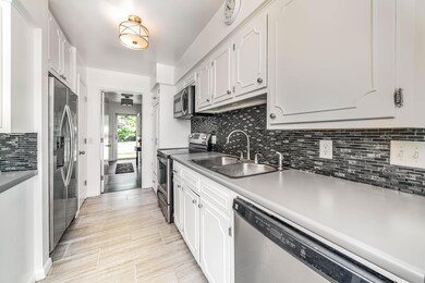 3329_Meadow_Croft_Ave_05