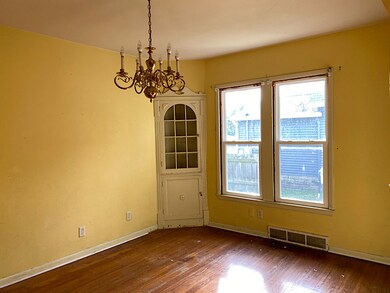 313 Willard Ave, Lincoln, IL 62656 - photo 5