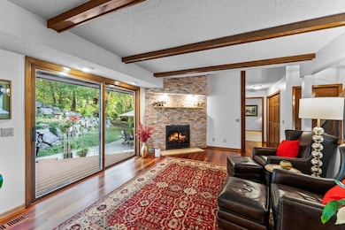 9073 Hyland Creek Cir, Bloomington, MN 55437 - photo 5