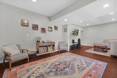 8-web-or-mls-319-e-barthman-ave